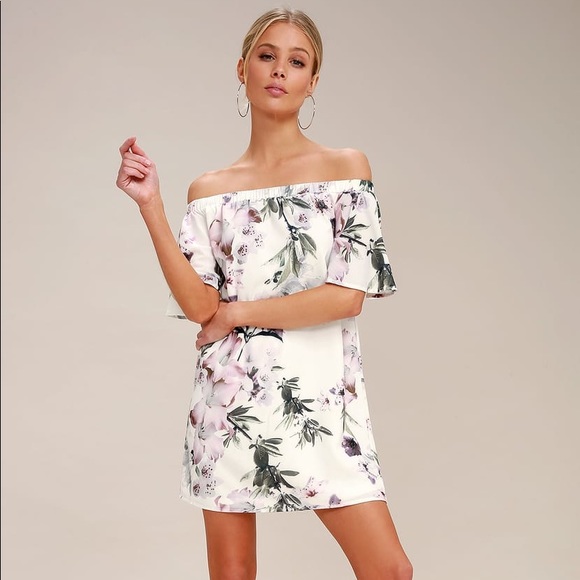 Lulus Dresses & Skirts - Lulus off the shoulder floral summer dress